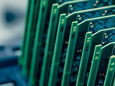 Optimized layout of printed board (PCB) through resonance analysis